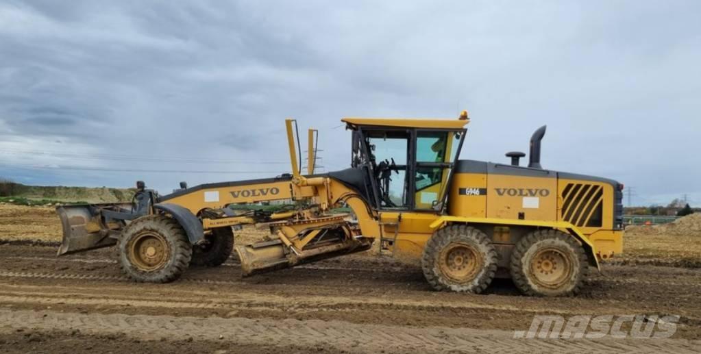 Volvo G946 معدات تمهيد الطرق