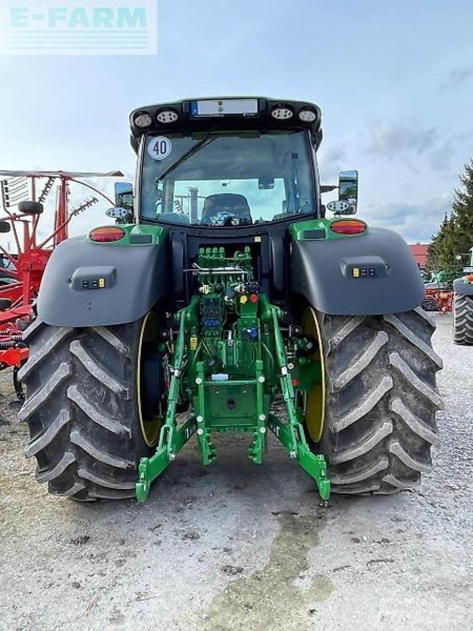 John Deere 6r 215 الجرارات