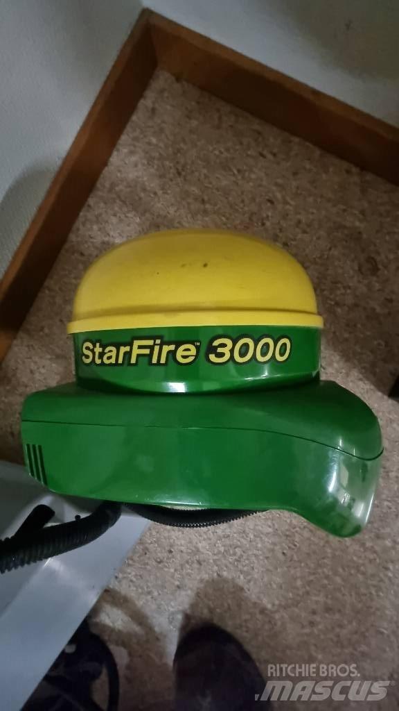 John Deere 6125 R الجرارات