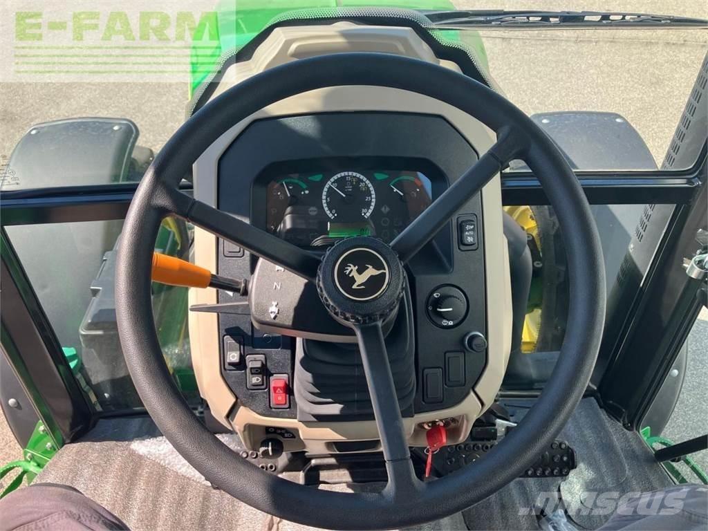 John Deere 5067E الجرارات