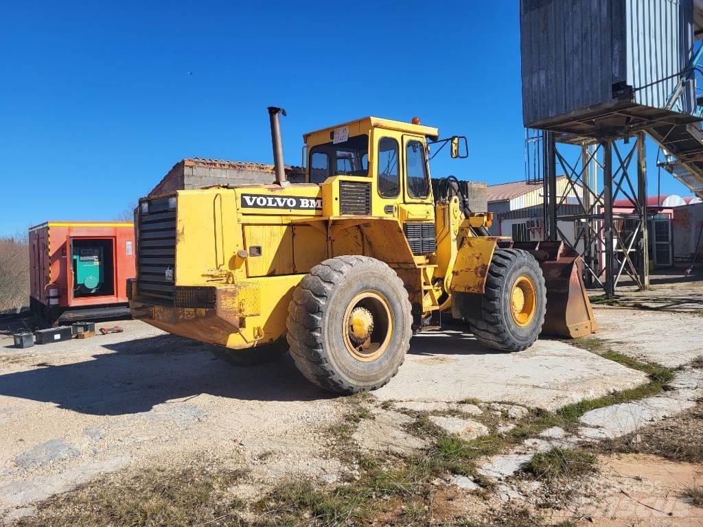 Volvo BM L90 لوادر صغيرة