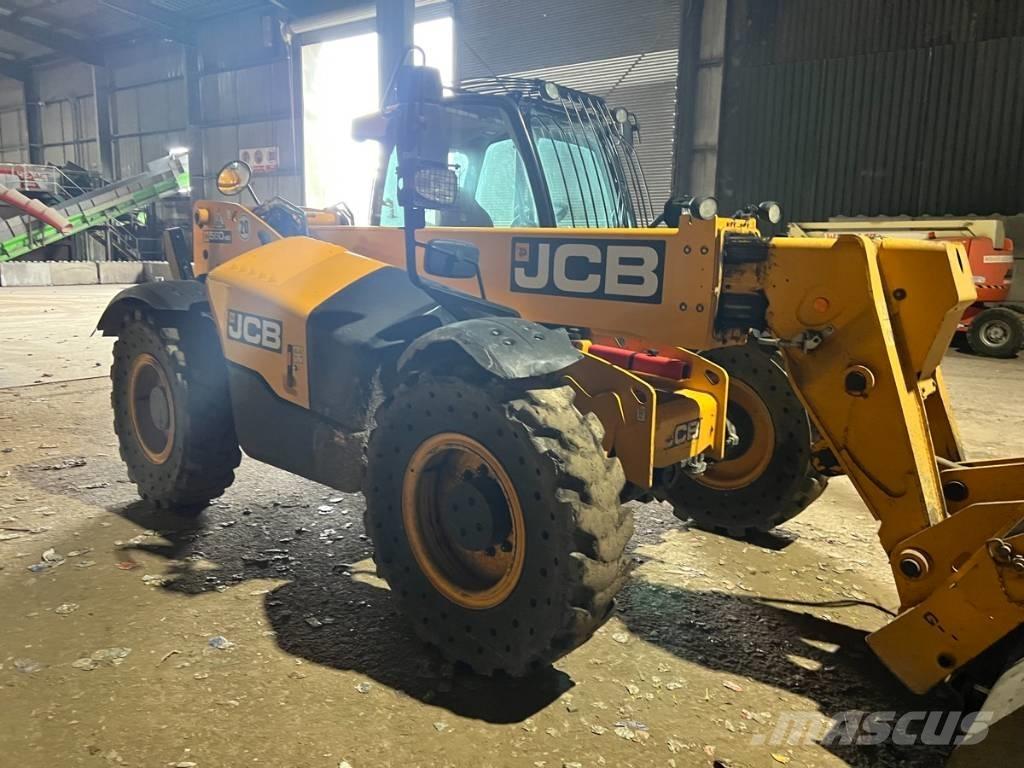 JCB 560-80 مناولات متداخلة
