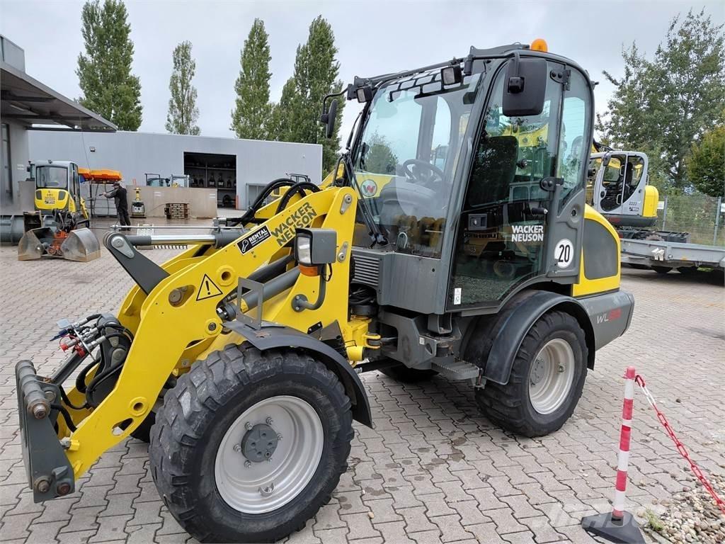 Wacker Neuson WL38 لوادر بعجل