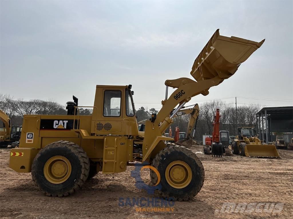 CAT 966C لوادر بعجل