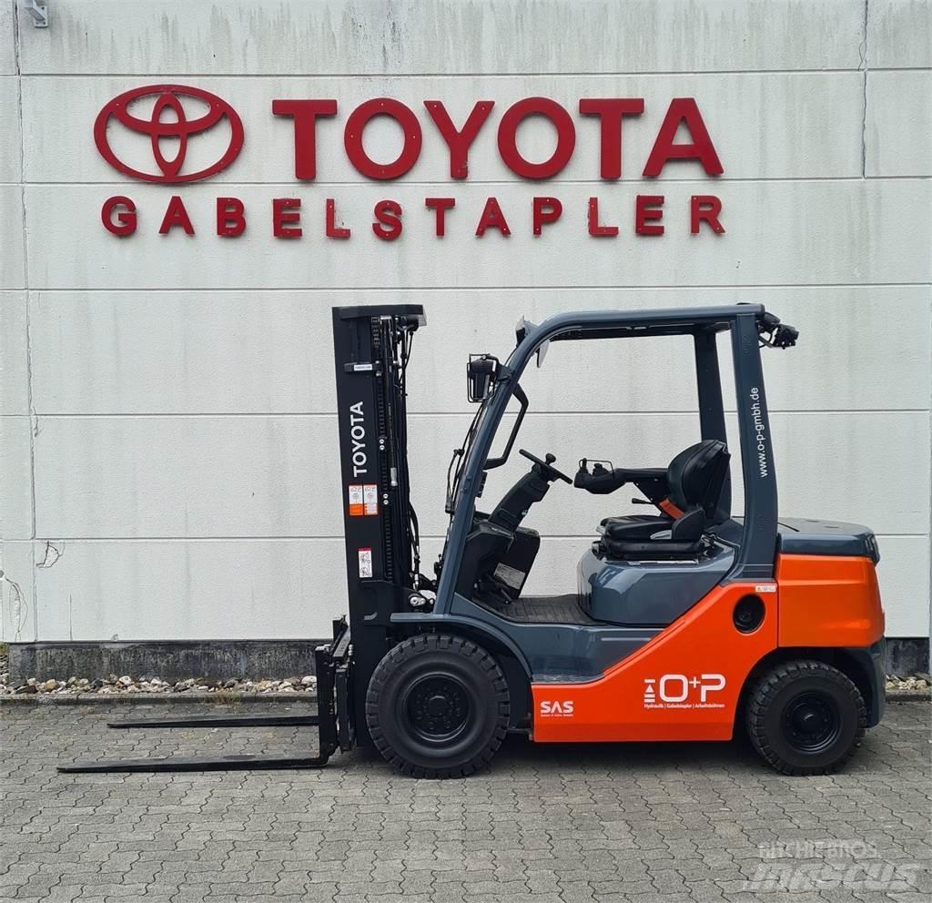 Toyota 52-8FDF25 شاحنات الديزل