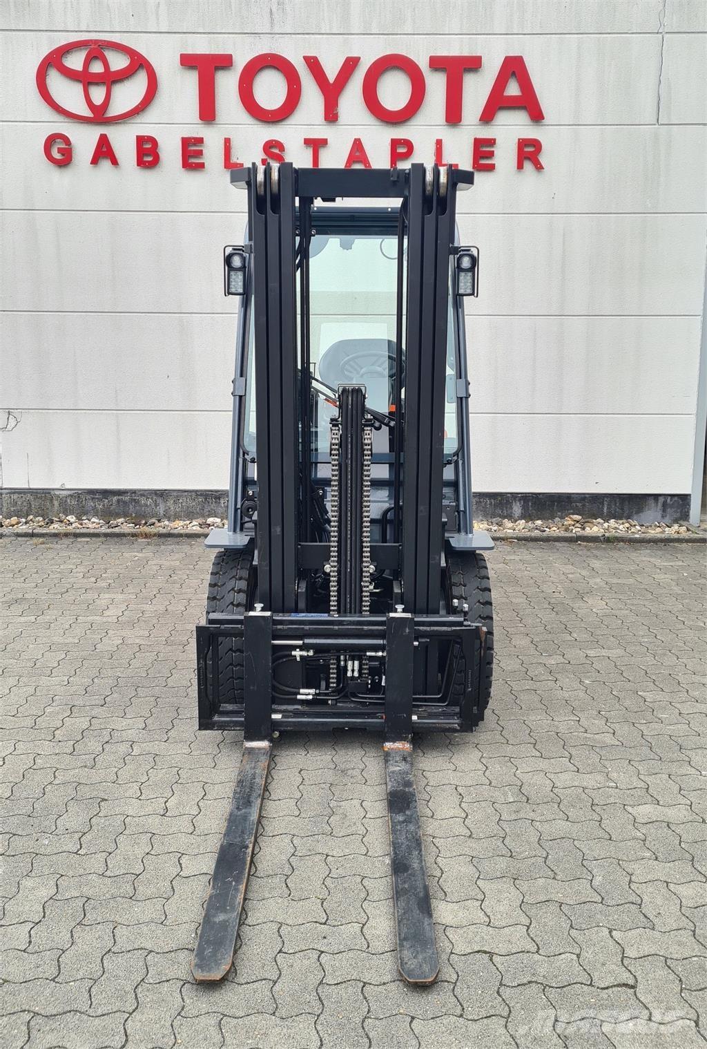 Toyota 52-8FDF25 شاحنات الديزل