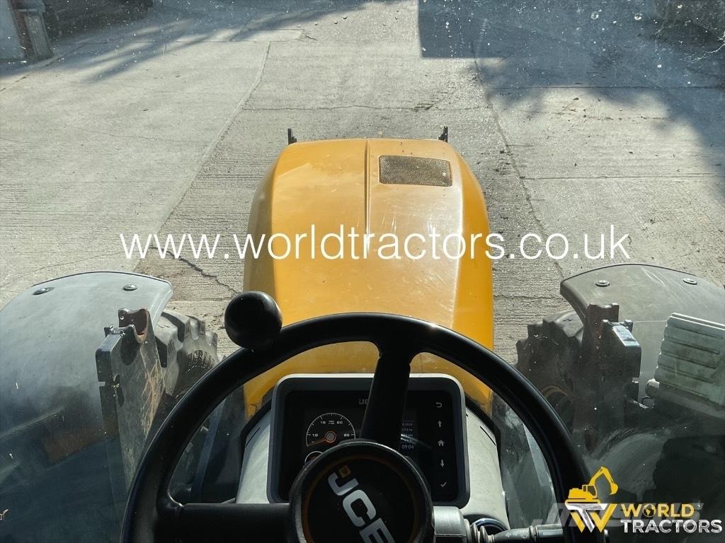JCB Fastrac 4220 الجرارات
