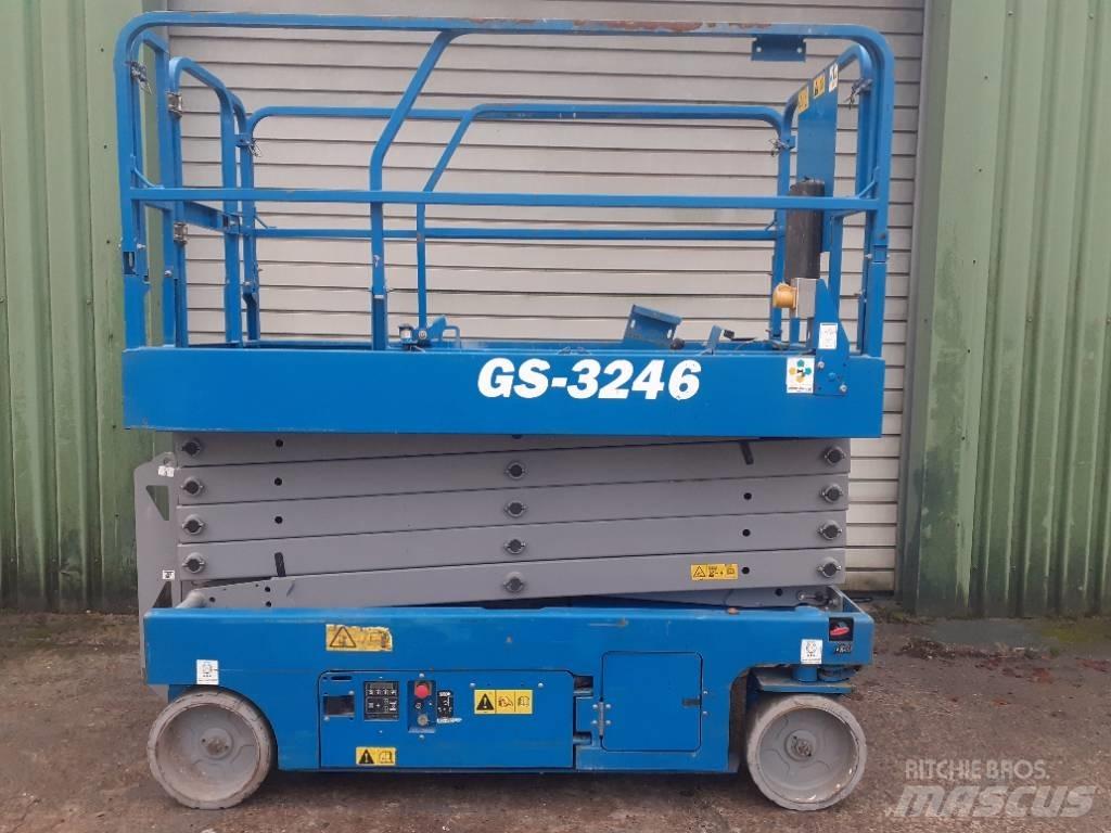 Genie GS 3246 رافعات مقصية الشكل