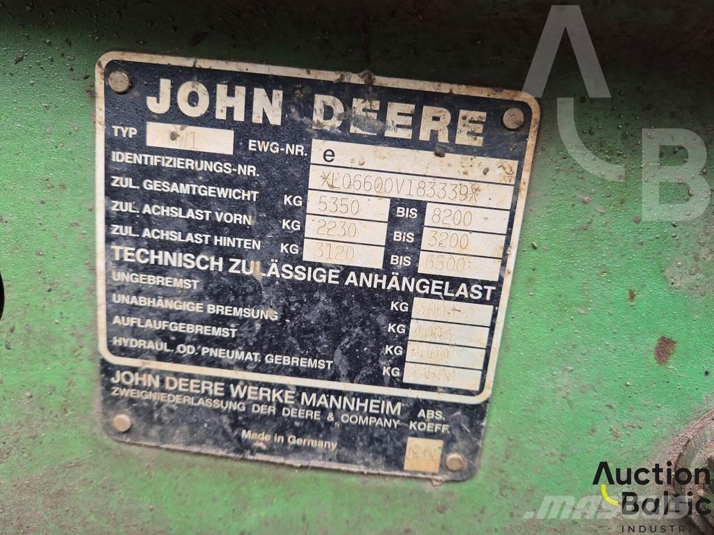 John Deere 6600 الجرارات