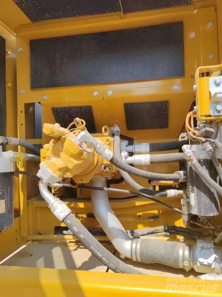 CAT 336 حفارات زحافة