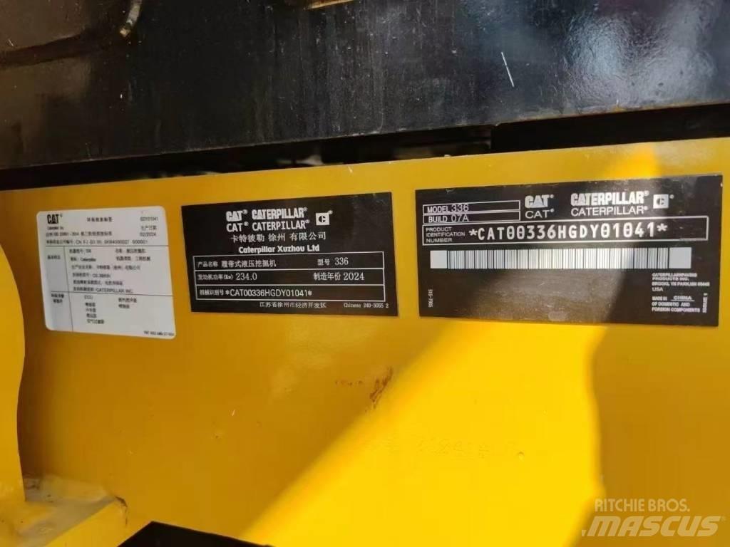 CAT 336 حفارات زحافة