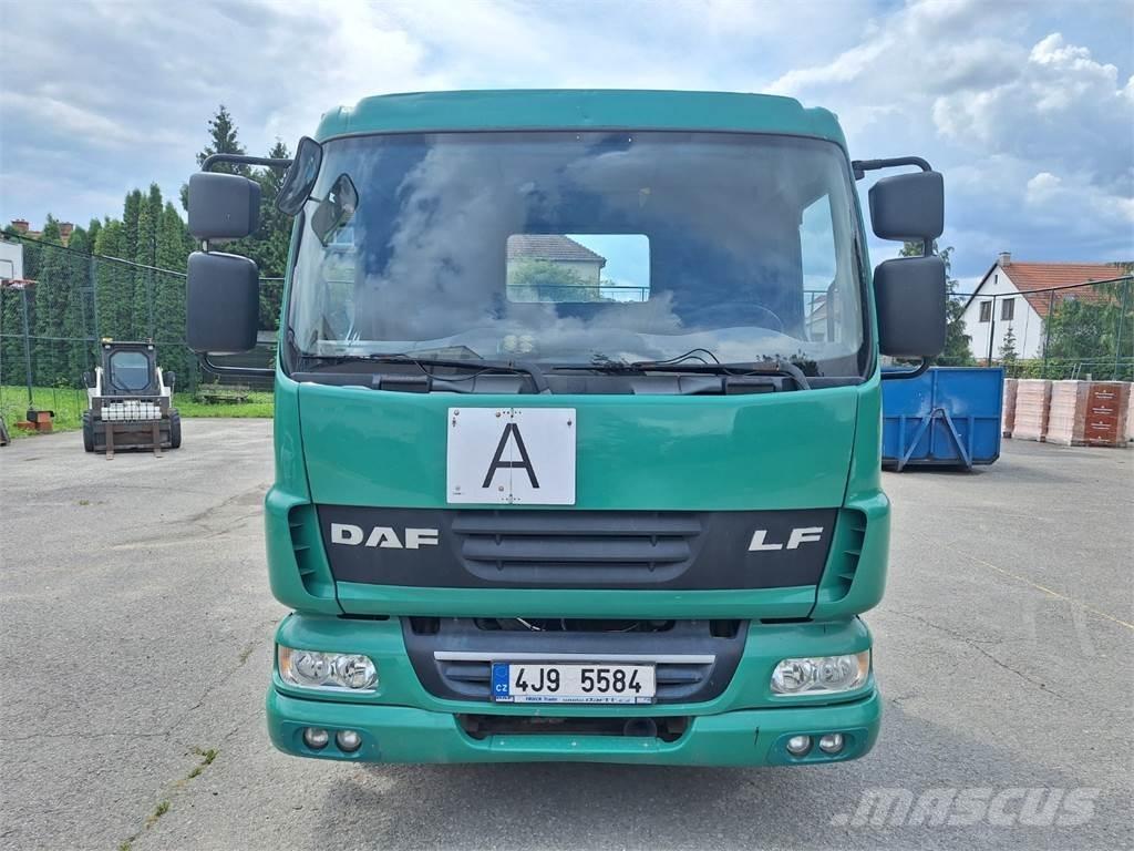 DAF FA LF 45.180 شاحنات بمقصورة وهيكل