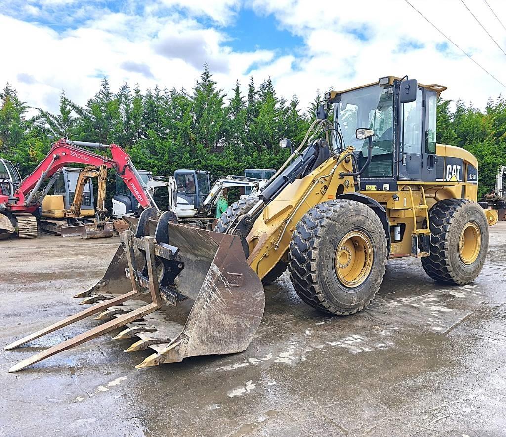 CAT 930 G لوادر بعجل