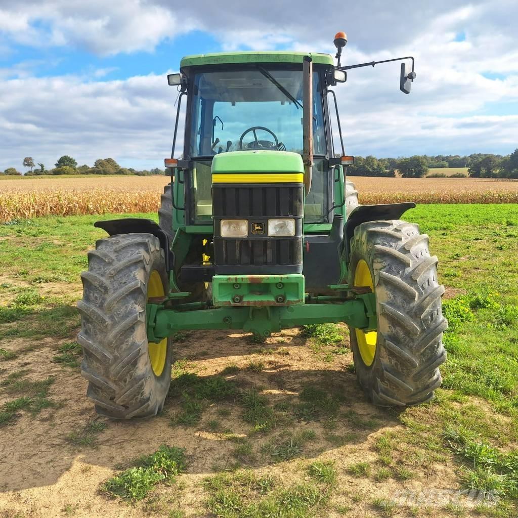 John Deere 6510 الجرارات
