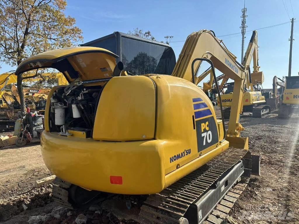 Komatsu PC 70 حفارات وسط 7 طن - 12 طن