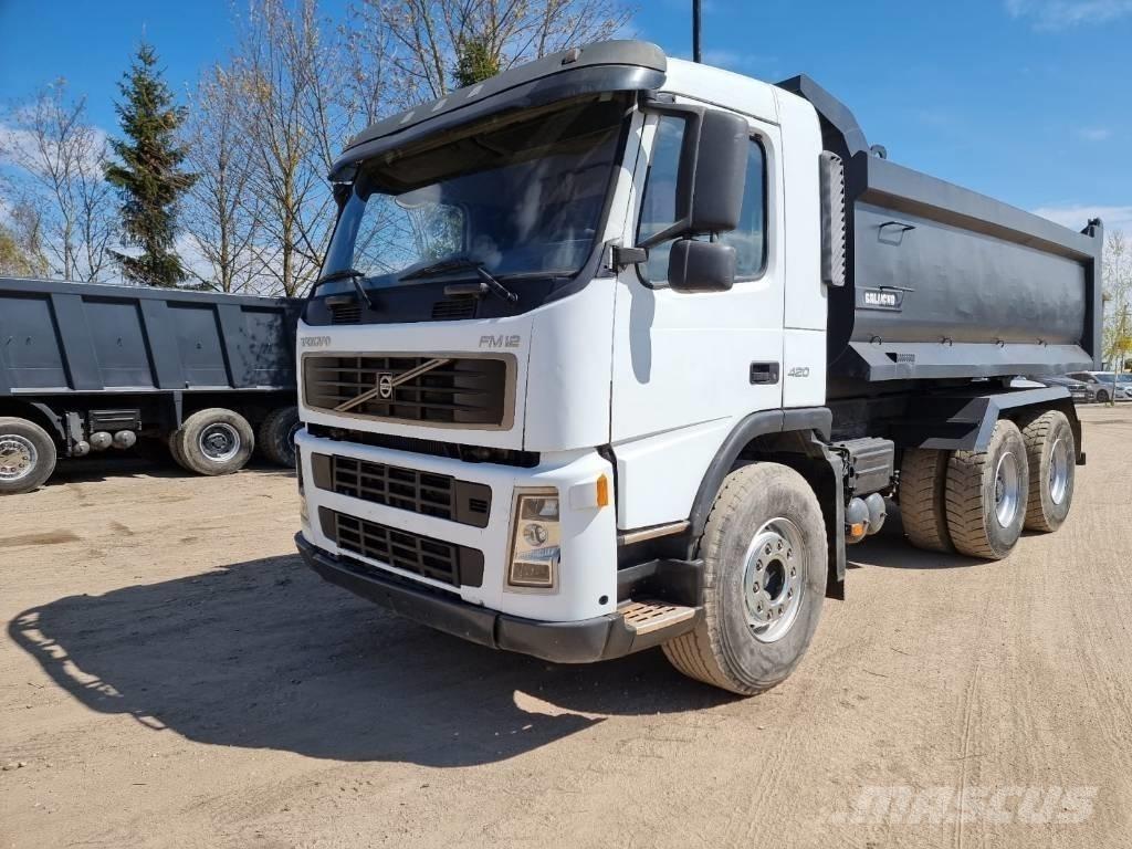 Volvo FM 420 6X4 شاحنات لوادر