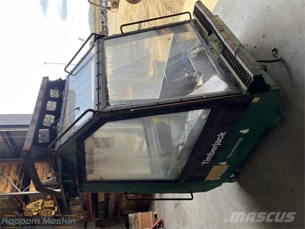 Timberjack 1270 كابينة والداخلية