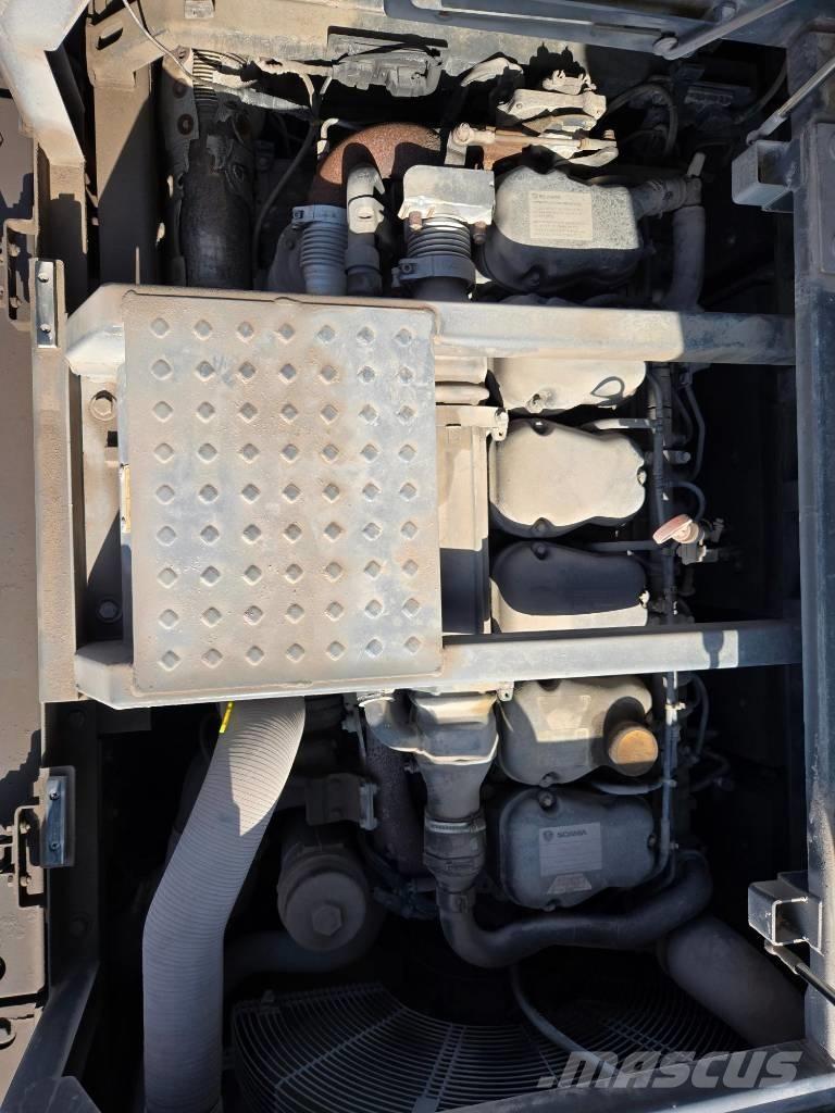 Doosan DX 530 LC-5 حفارات زحافة