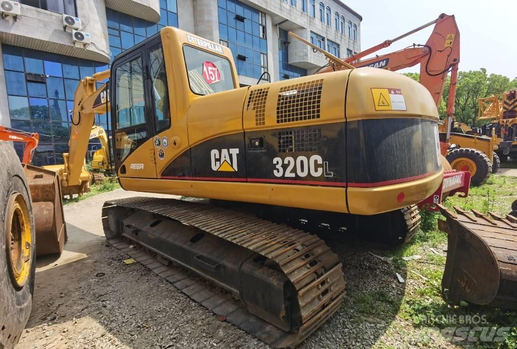 CAT 320 C L حفارات زحافة