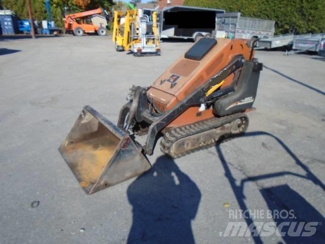 Ditch Witch SK 650 لوادر انزلاقية التوجيه