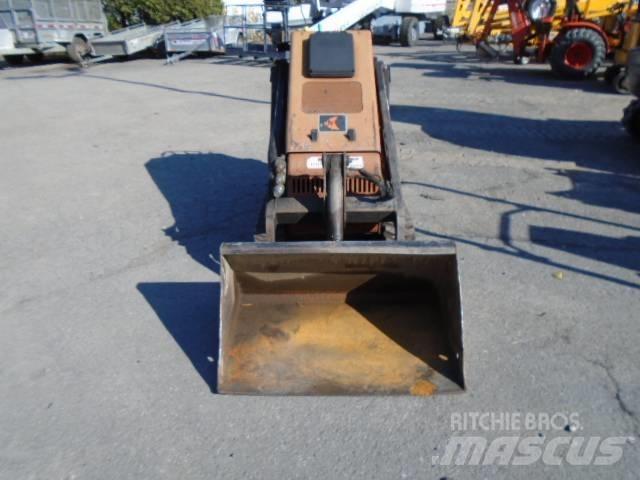 Ditch Witch SK 650 لوادر انزلاقية التوجيه