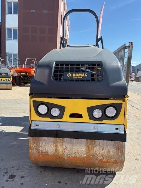 Bomag BW 80 AD-5 مداحل ثنائية الاسطوانة