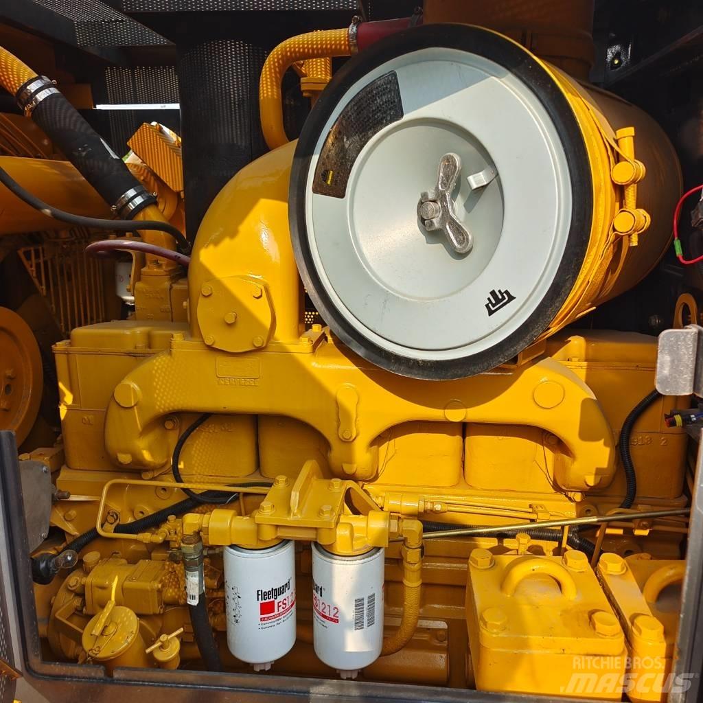 Shantui SD 22 بلدوزرات مجنزرة