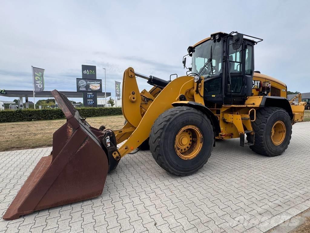 CAT 938 M لوادر بعجل