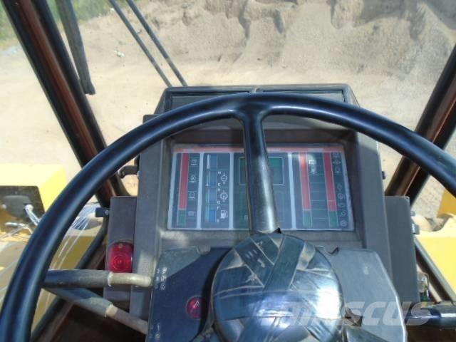 Komatsu WA 250 لوادر بعجل