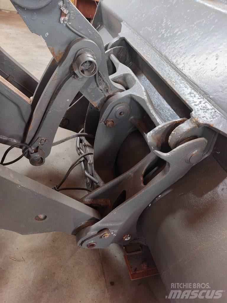Volvo Volvo L120H لوادر صغيرة