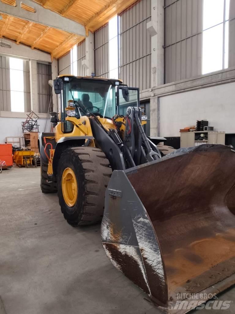 Volvo Volvo L120H لوادر صغيرة