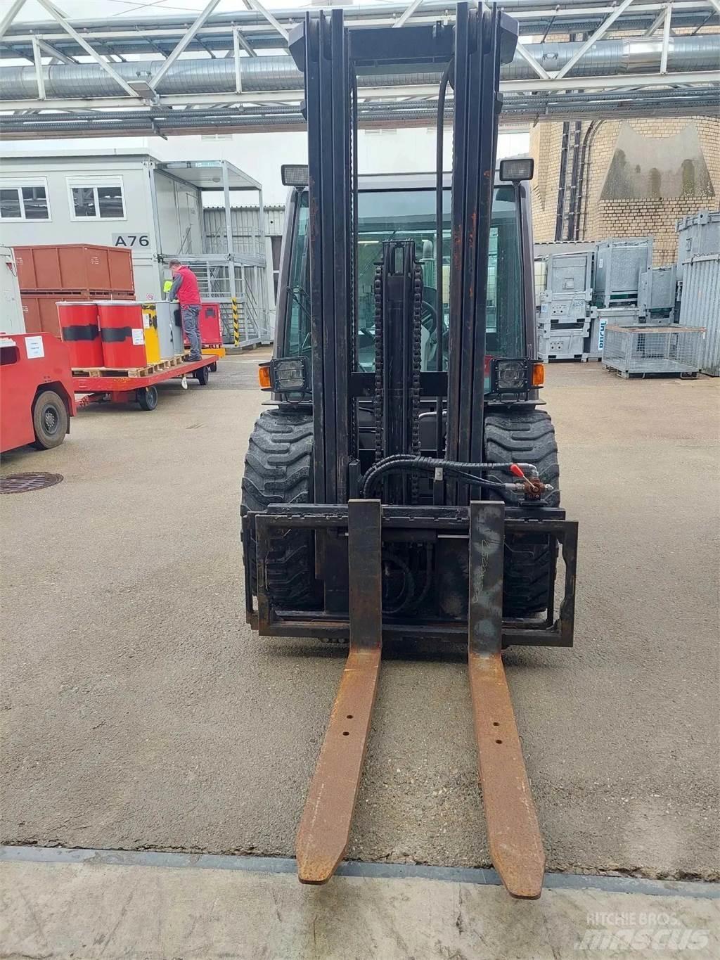 Manitou MSI 30 شاحنات الديزل