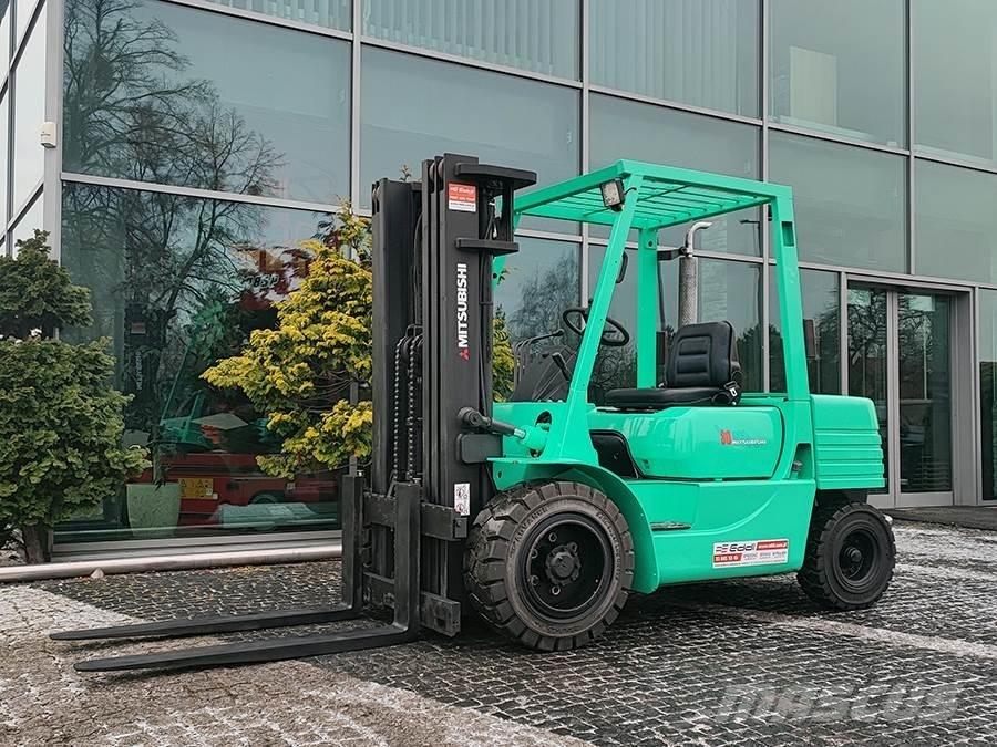 Mitsubishi DP30 شاحنات الديزل
