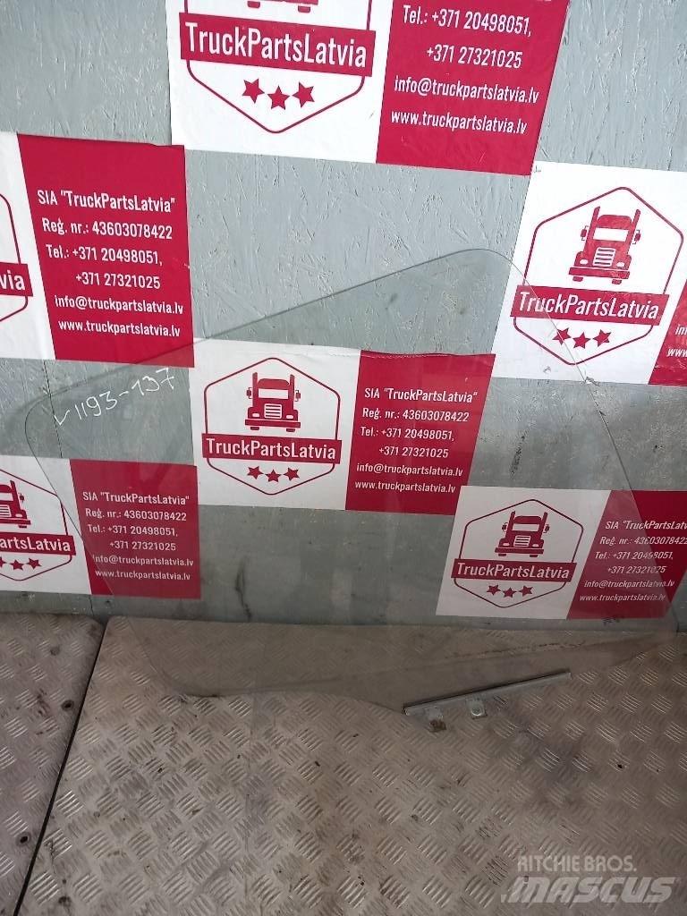 Volvo FH 12 20768971 كابينة والداخلية
