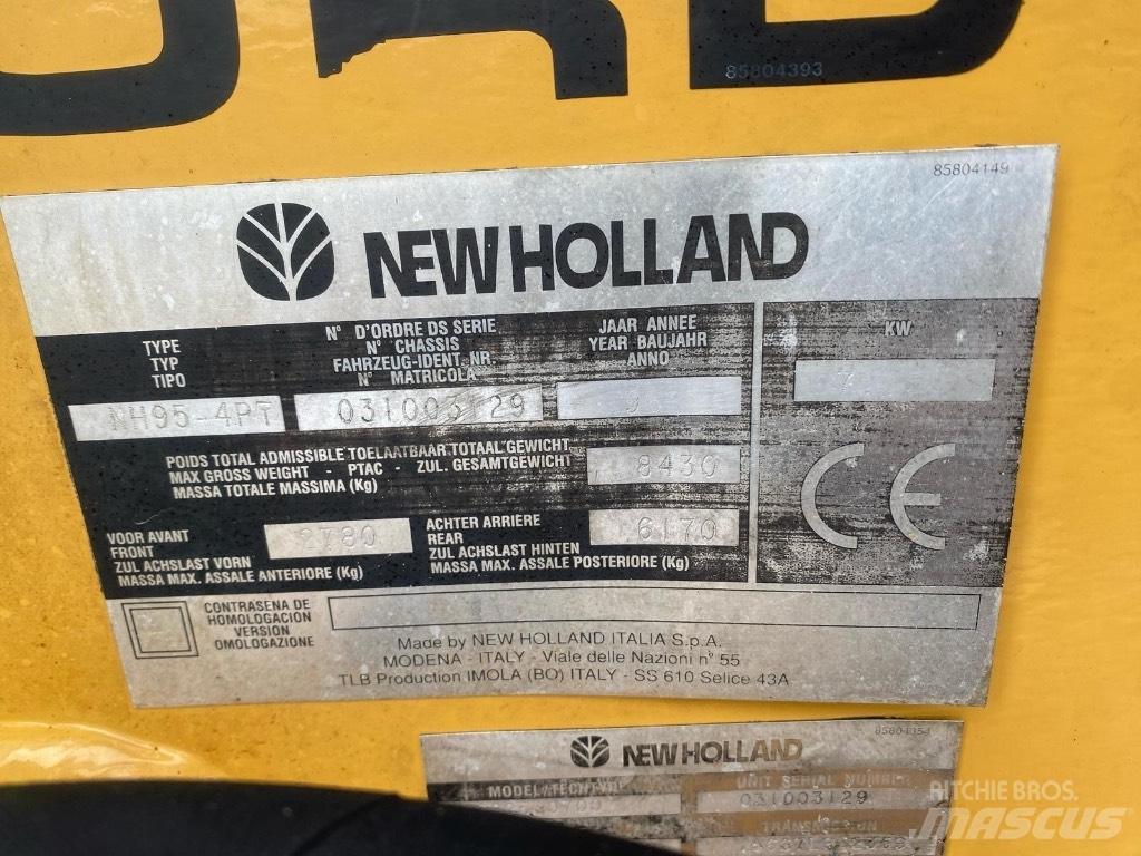 New Holland NH 95 لوادر ذات جرافات عكسية