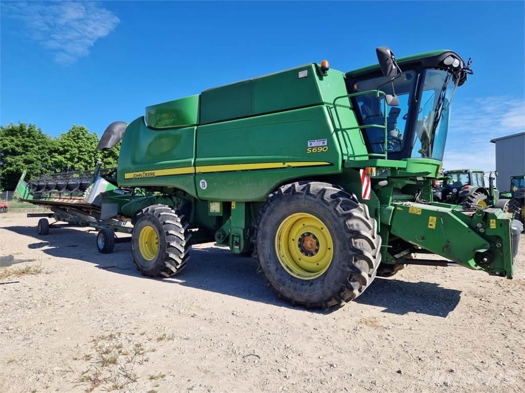 John Deere S690 حصادات