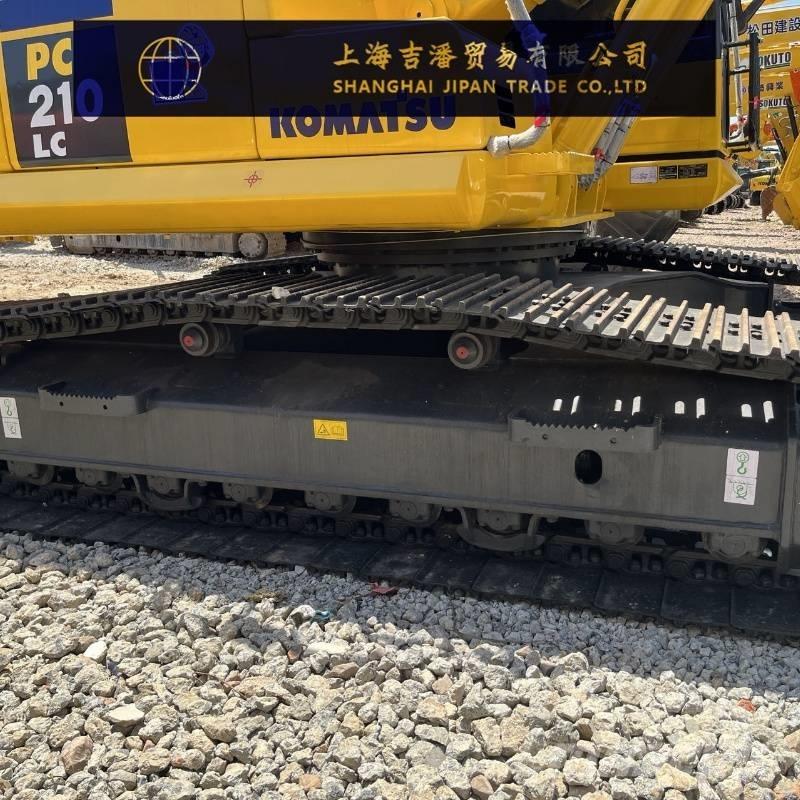 Komatsu PC 210 حفارات زحافة