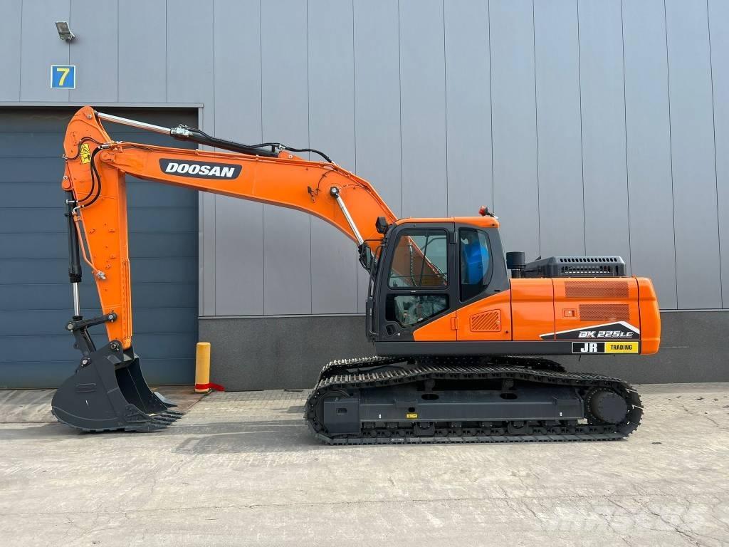 Doosan DX 225 LC-7M حفارات زحافة