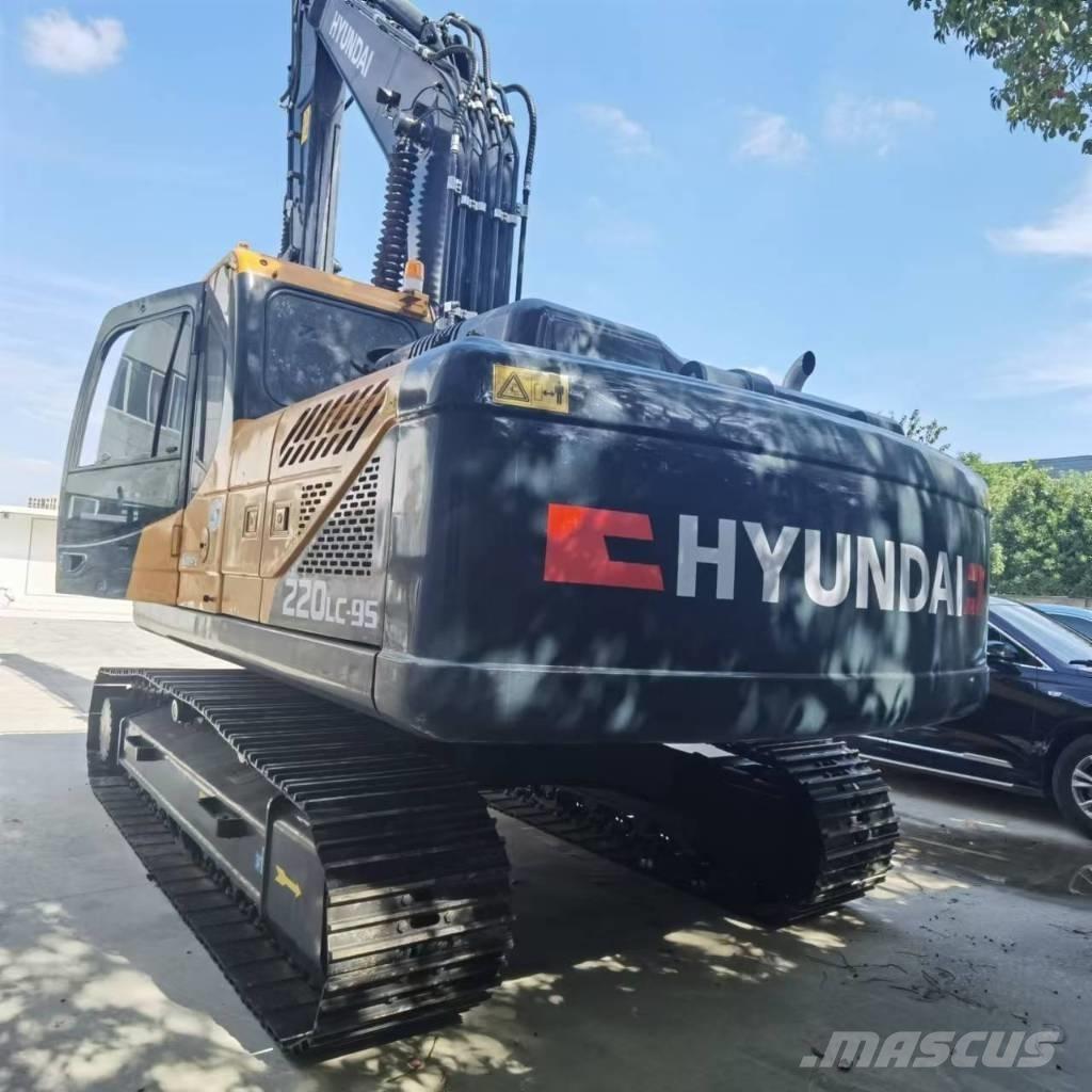 Hyundai R220LC-9S حفارات زحافة