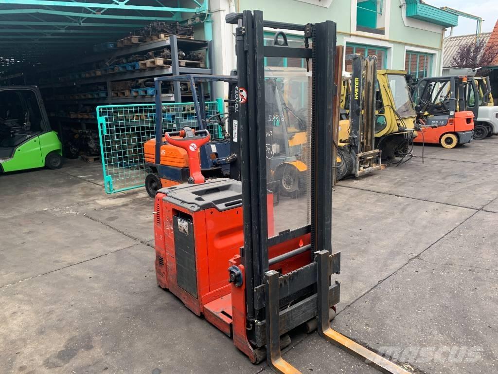 Linde L12AC V-3818 شاحنات مناولة ذاتية الدفع