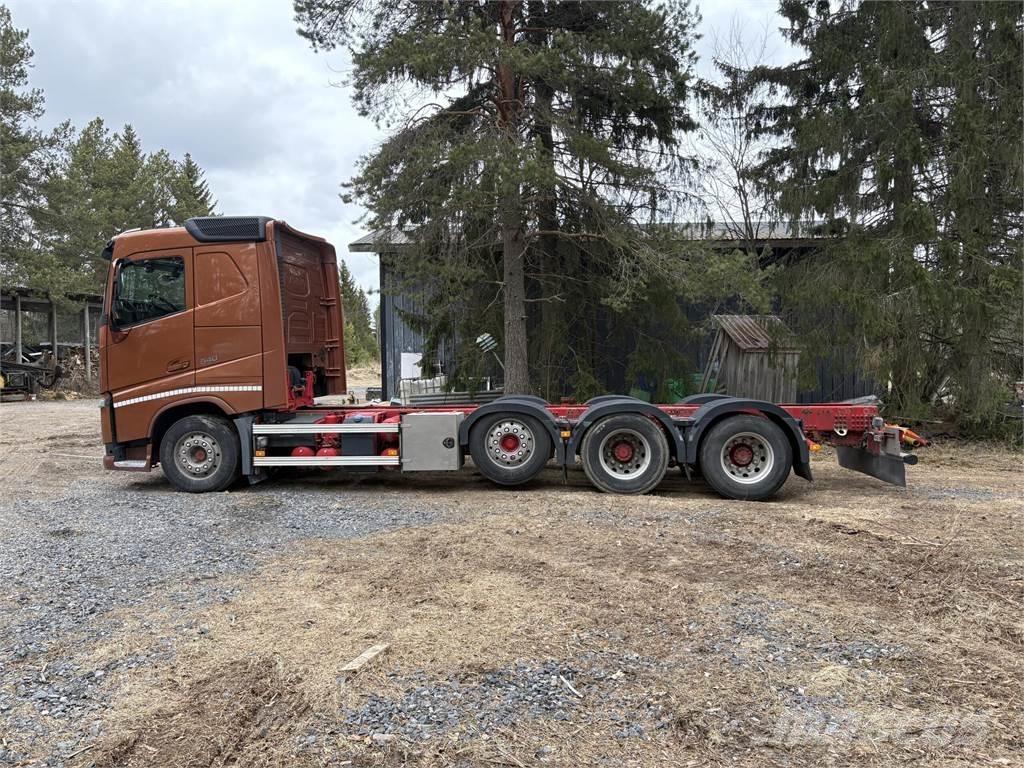 Volvo FH 540 8*4 شاحنات بمقصورة وهيكل