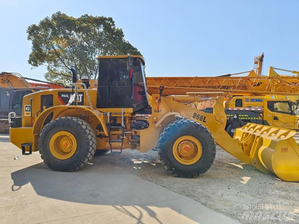 CAT 966 L لوادر بعجل