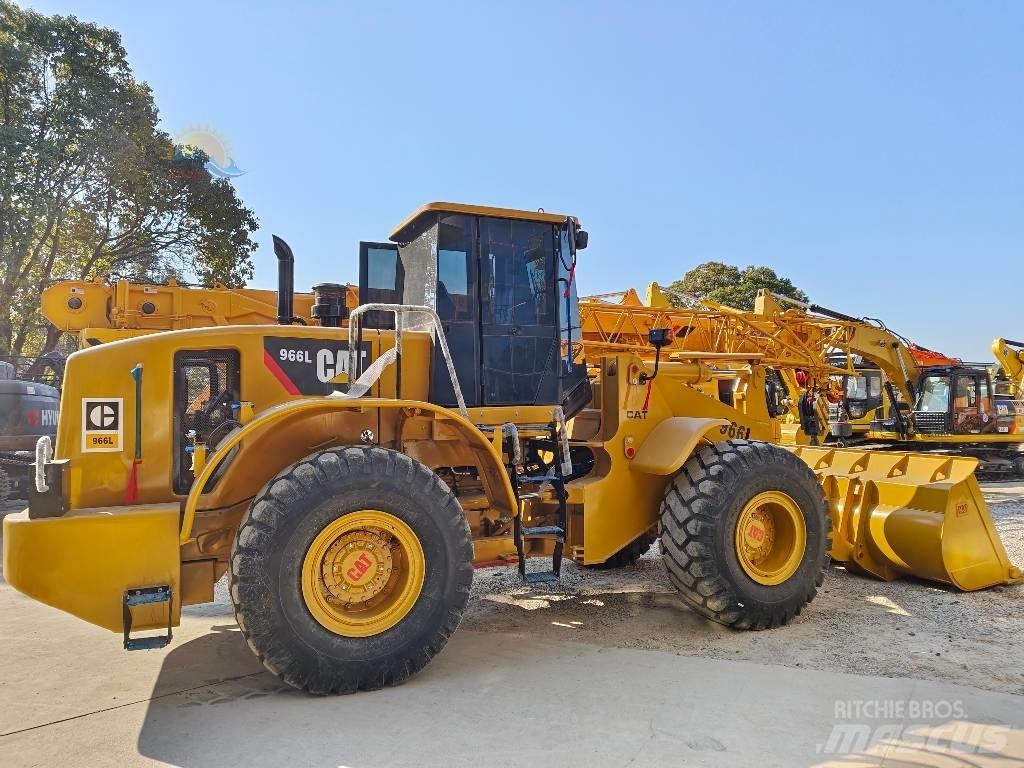 CAT 966 L لوادر بعجل