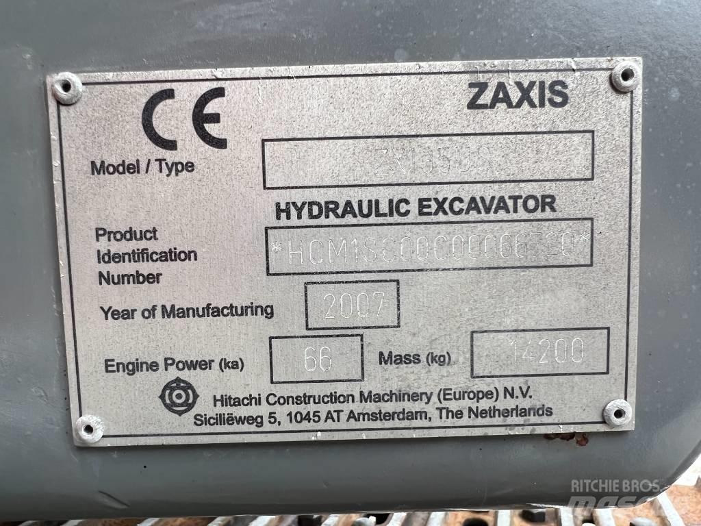 Hitachi ZX 135 US حفارات زحافة