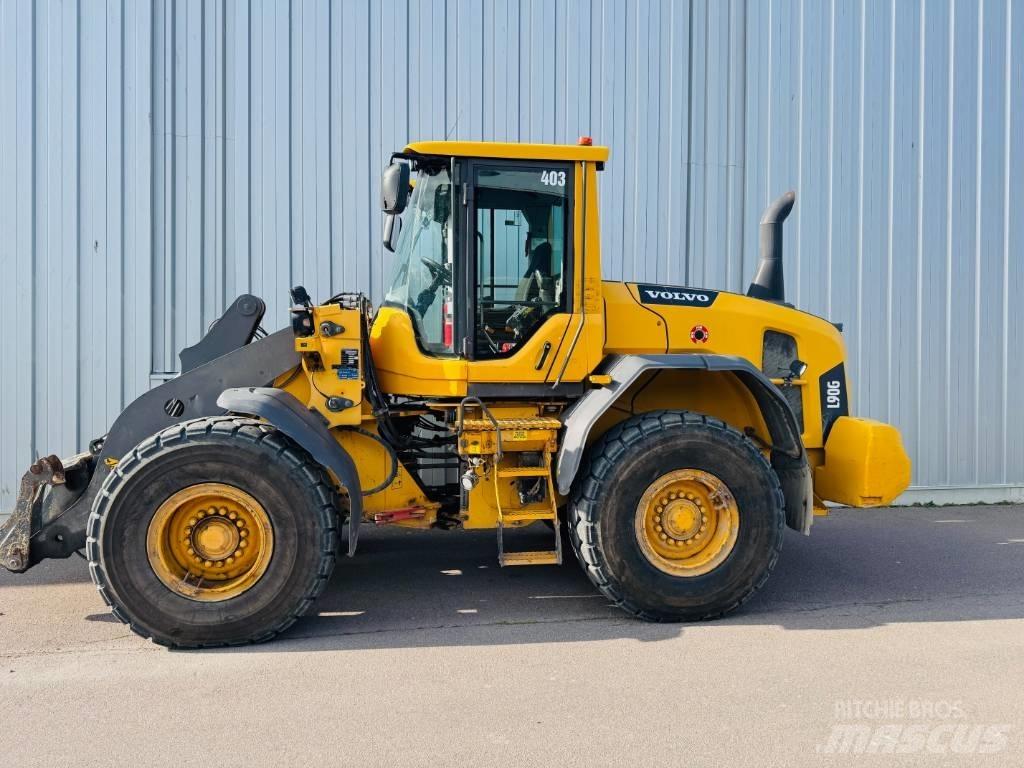 Volvo L 90 G لوادر بعجل