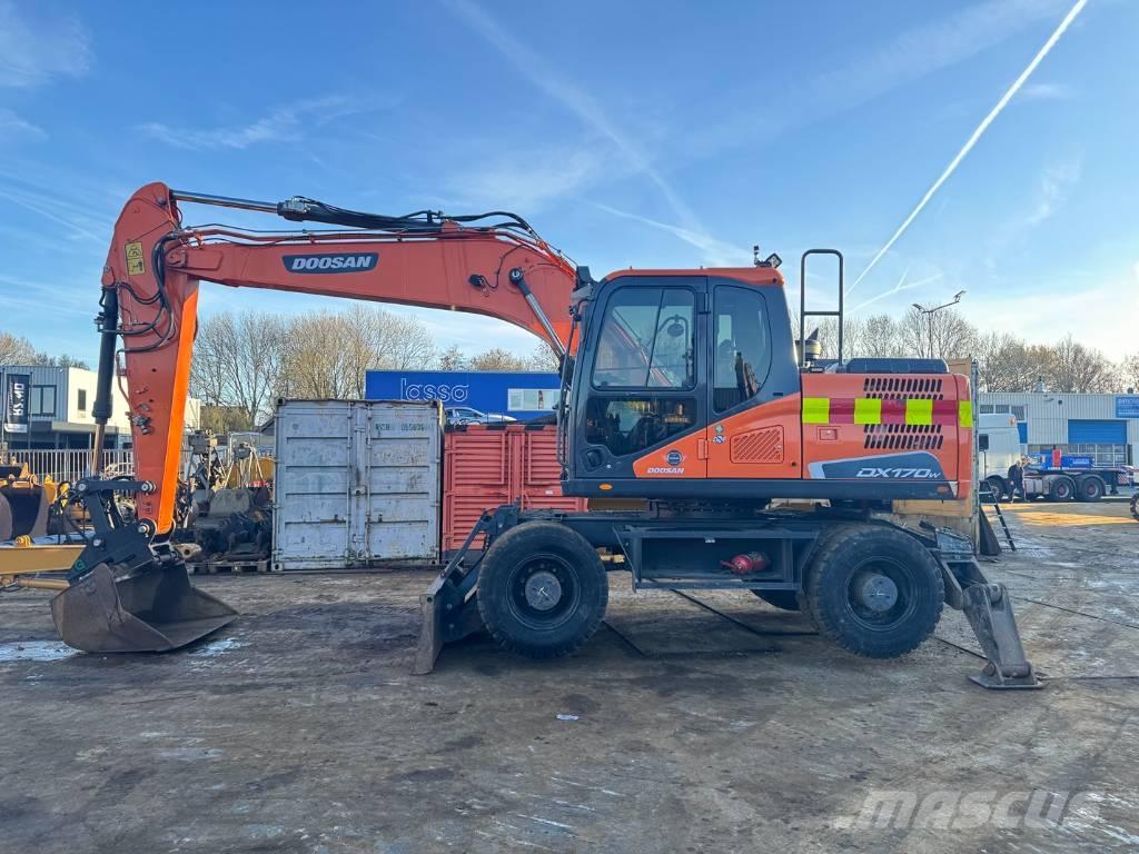 Doosan DX 170 W - 5 حفارات بعجل