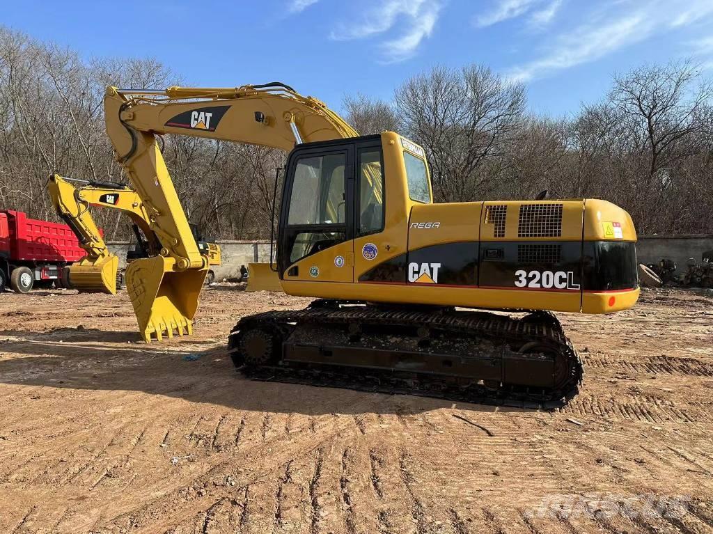 CAT 320 C L حفارات زحافة