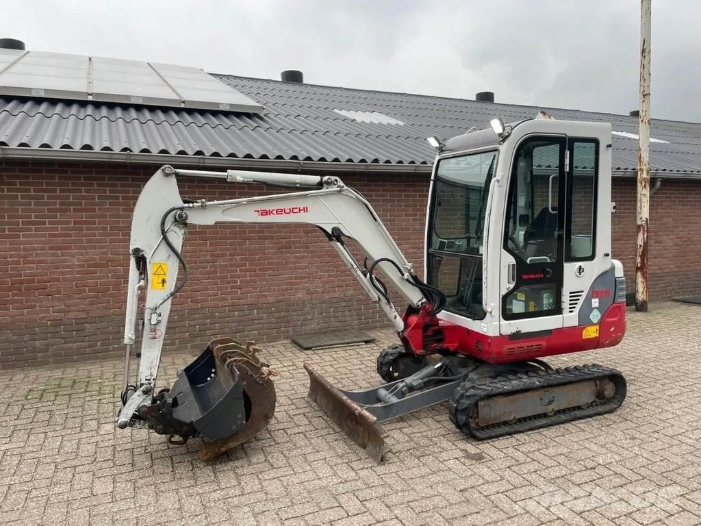 Takeuchi TB219 حفارات صغيرة أقل من 7 طن (حفارات صغيرة)