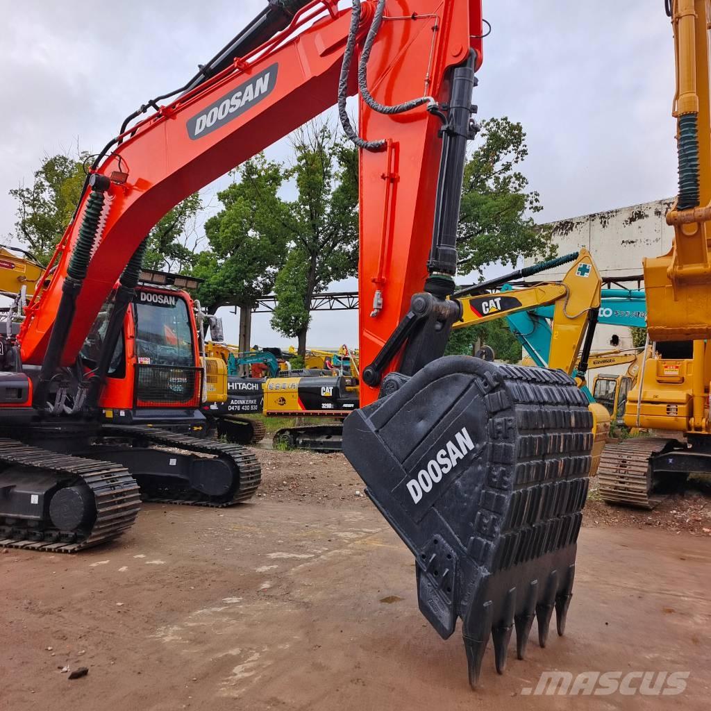 Doosan DX 300 LC حفارات زحافة