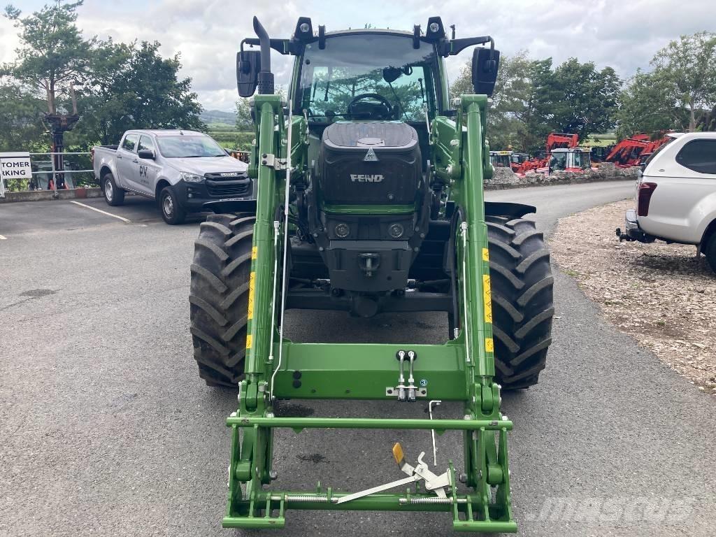 Fendt 211 الجرارات